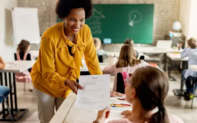 Desafios e Soluções na Implementação da Robótica em Escolas Públicas